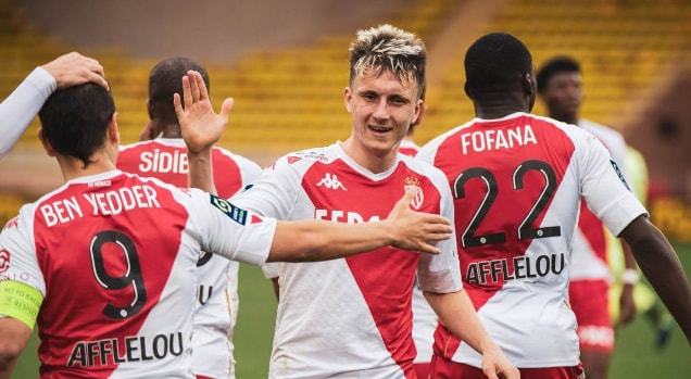 竞赛激烈的 竞赛激烈的